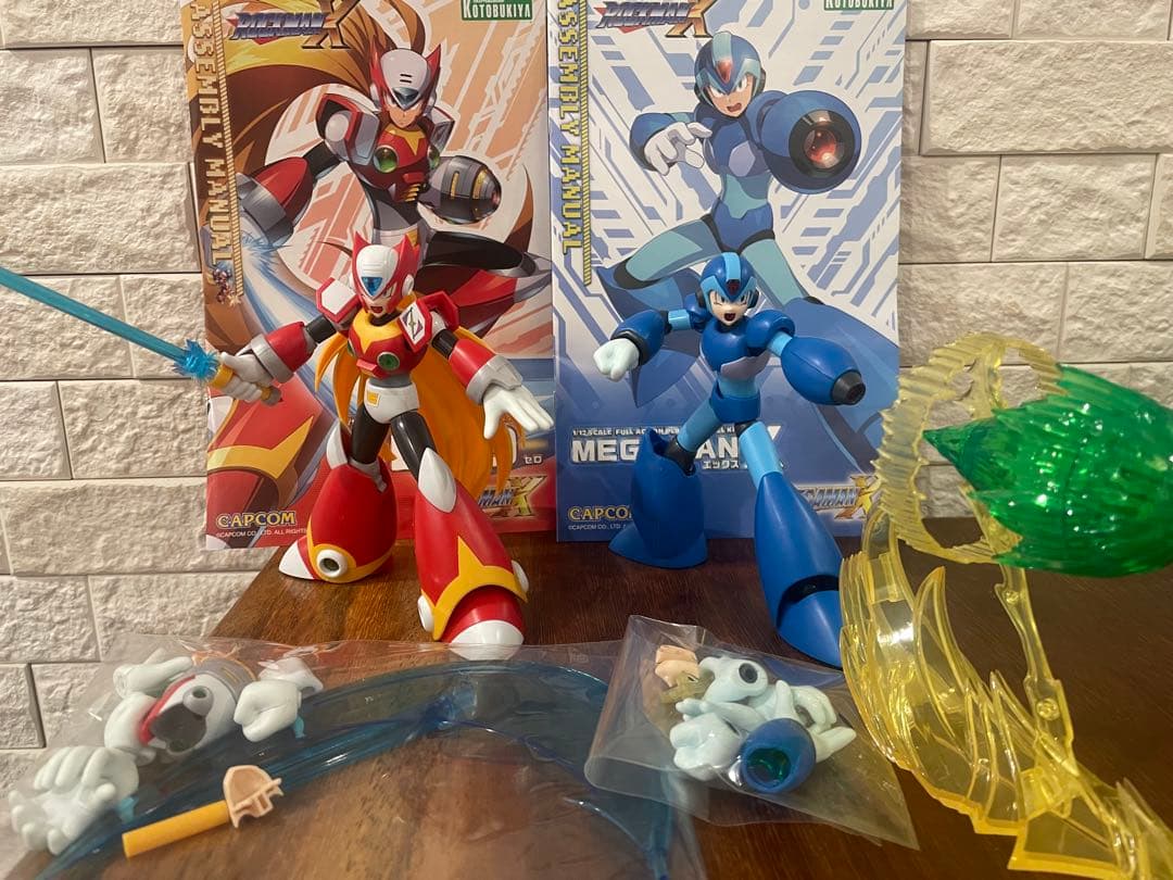 【組立済】コトブキヤ ロックマンX ロックマン　ゼロ プラモデル　セット