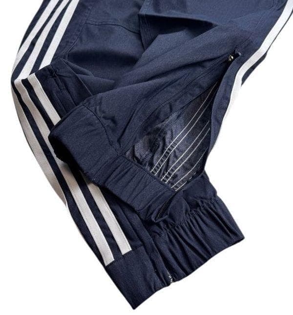 E2新品 XL アディダス adidas デニム風ウーブンセットアップ 上下 紺