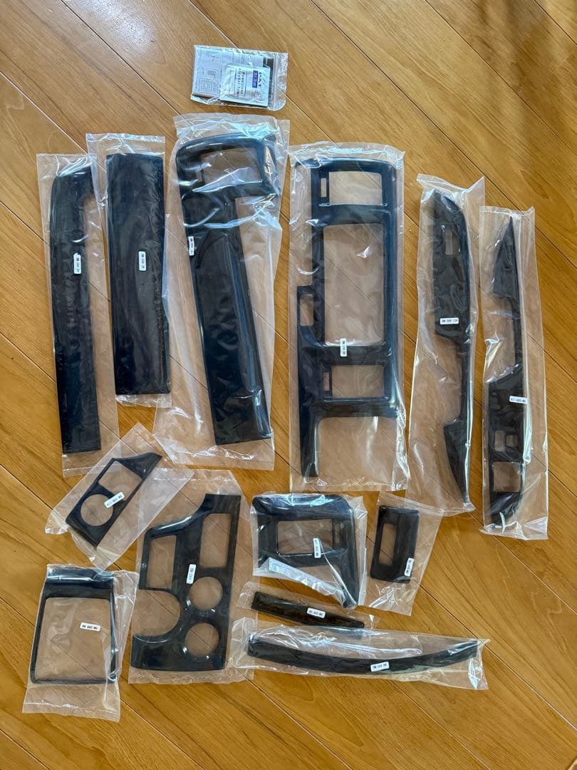 ハイエース　インテリアパネル　13点セット【トシちゃんさん専用】