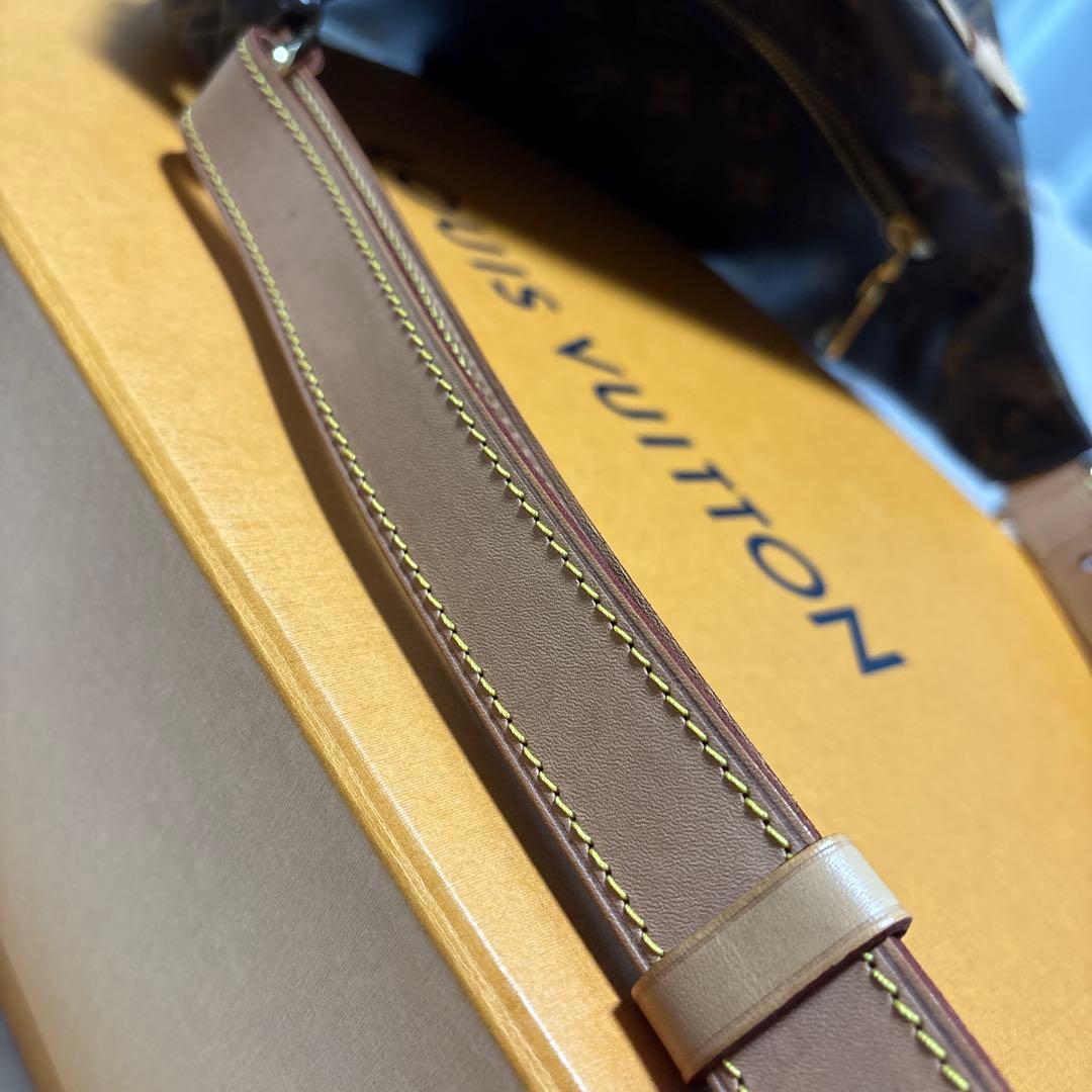 ルイヴィトン　モノグラム　バムバッグ　ボディバッグ　ウエストポーチ