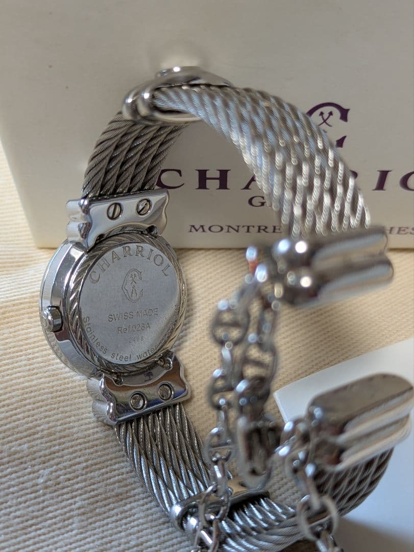 CHARRIOL シャリオール 　サントロペ　12Pダイヤ　ピンクシェル　腕時計