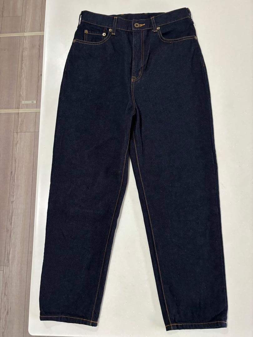 「カジュアルすぎない大人顔」新定番のテーパードデニム インディゴ Mサイズ