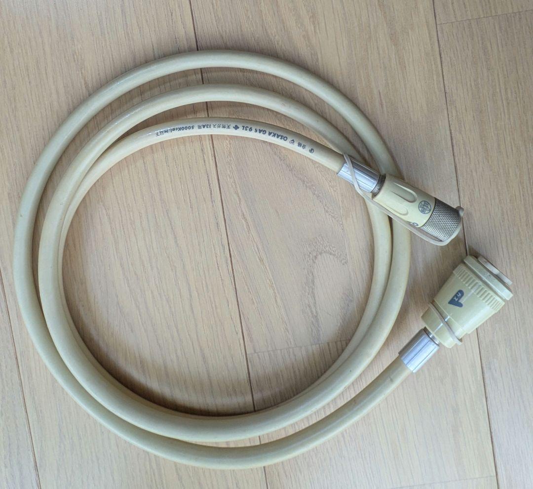 大阪ガス　ガスファンヒーター ホワイト　都市ガス13A用　ガスホースのおまけつき