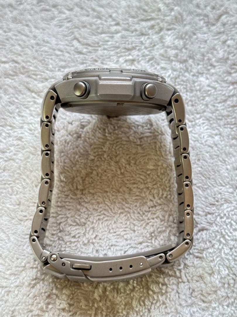 【美品】カシオプロトレックPRT-3000フルチタン&スクリューバック