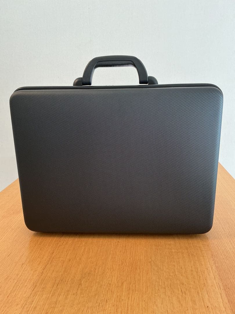☆新品未使用　サムソナイト　アタッシュケース　送料無料！