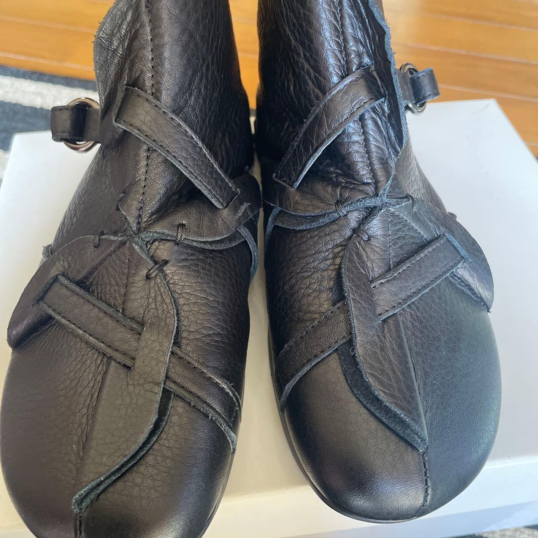 t.b センソユニコ　未使用　ブラックショートブーツ　23.5cm