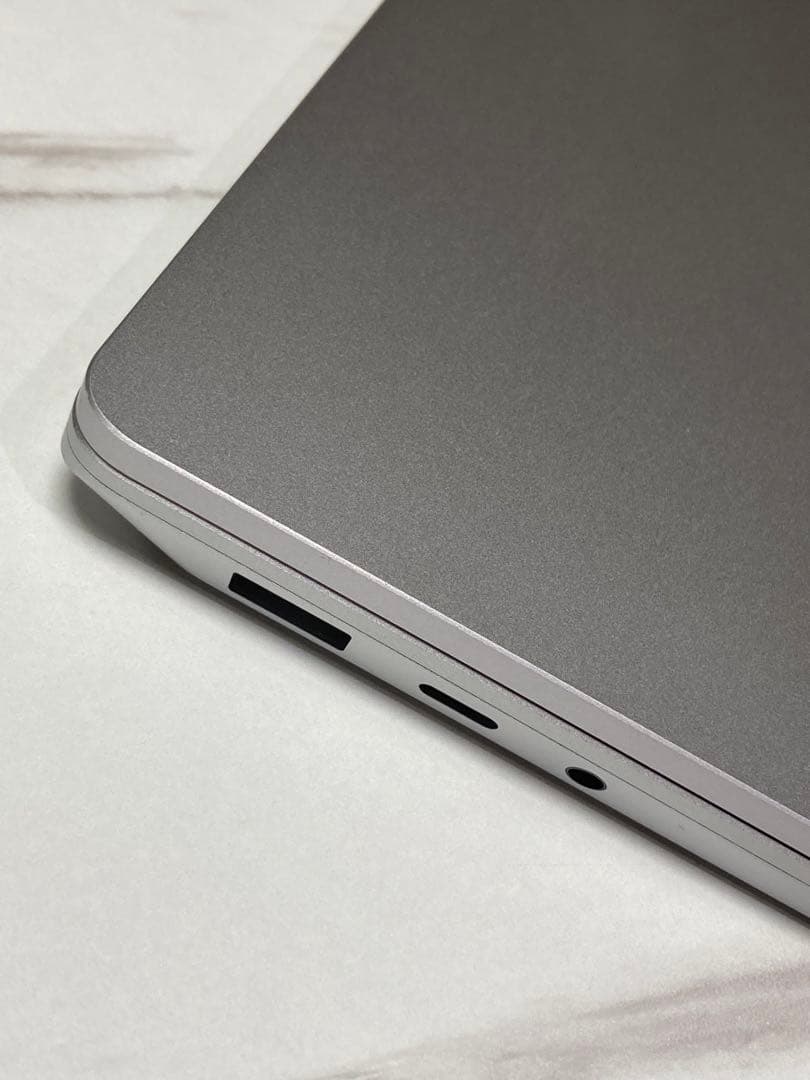 Surface laptop 5 i7-1255U 8GB 256GB ￼