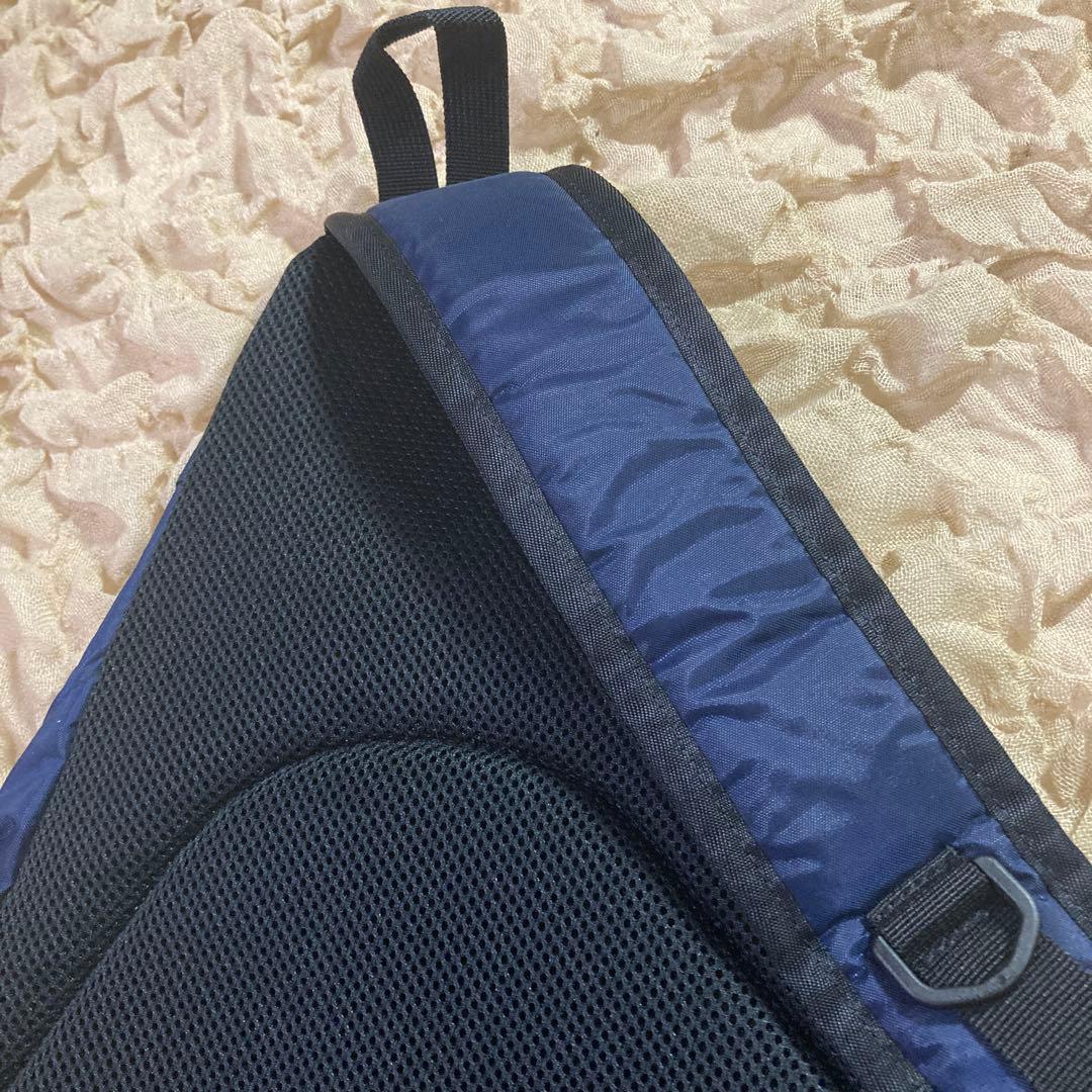 【新品】NIKE ボディバッグ　スリングバッグ　ネイビー