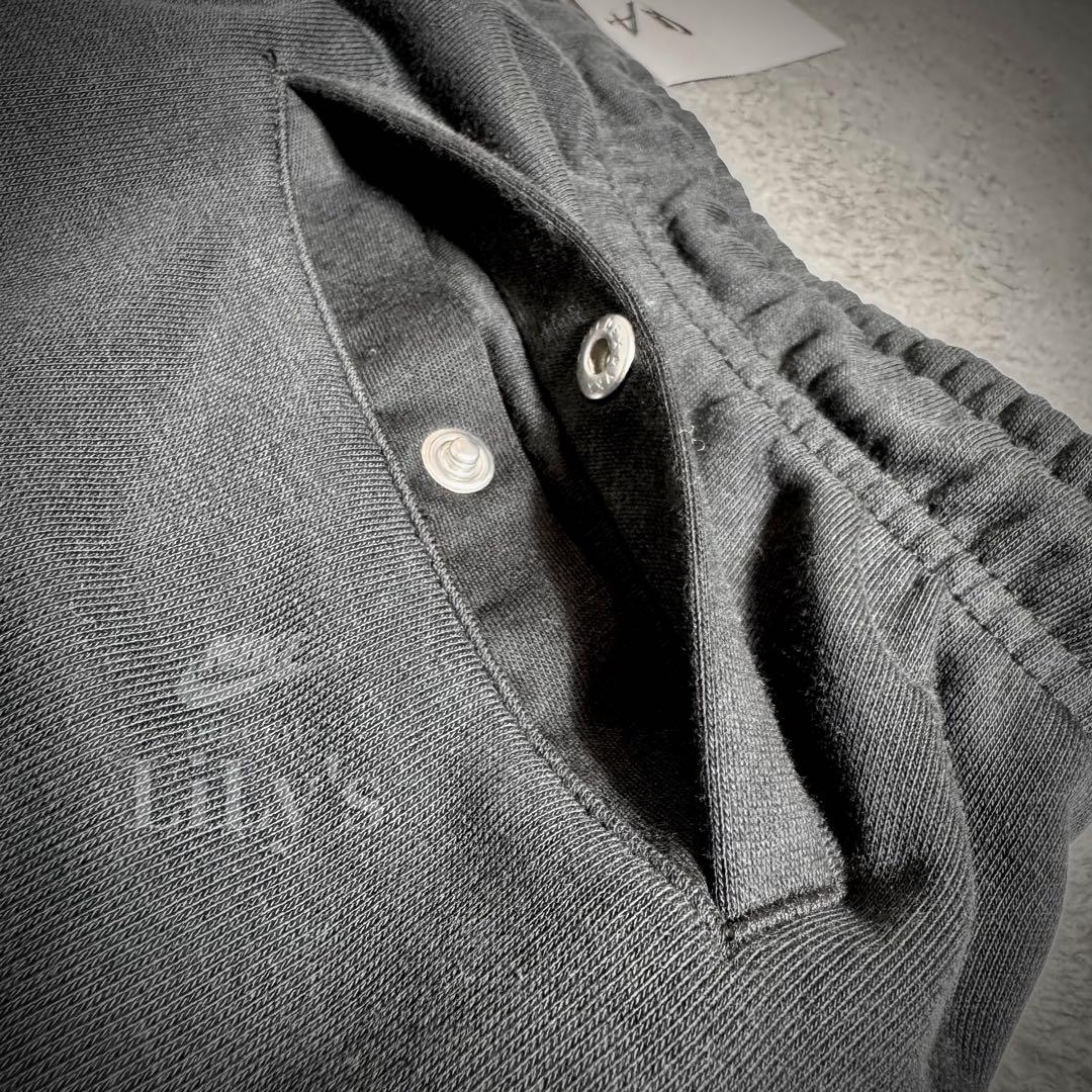 【新品未使用】NIKE上下セットアップ　2XLサイズ　黒　ブラック　ロゴ刺繍