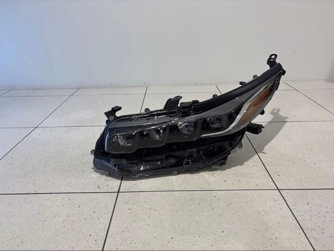 プリウスPHV 左ヘッドランプASSY　＃81185-47560