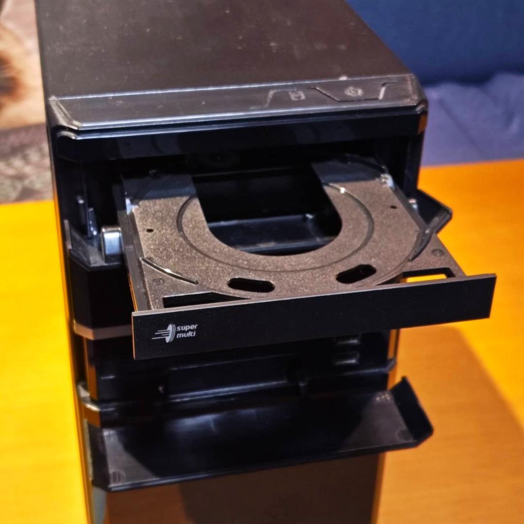 windows7起動確認済 i7-4770搭載PC＋モニター＋KB HDD無