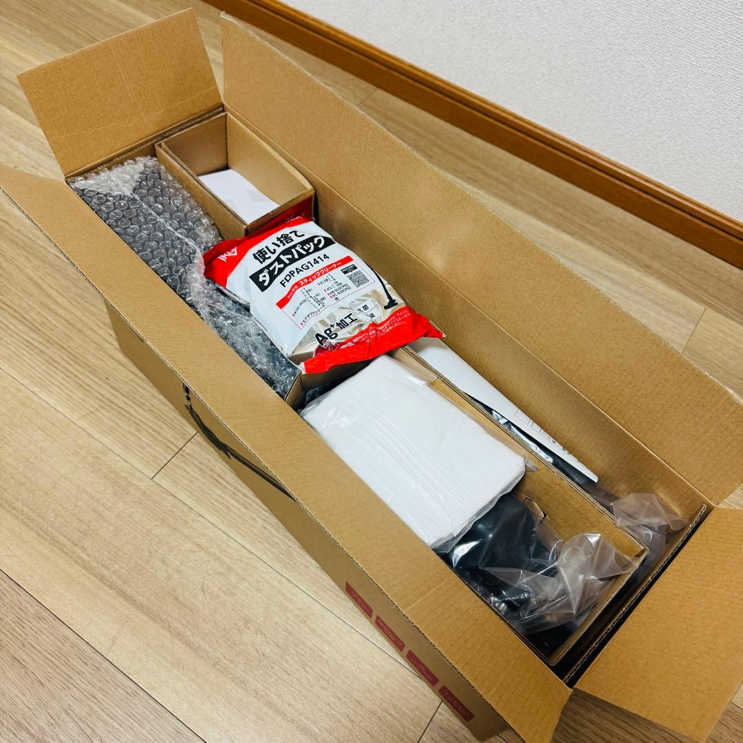 【未使用品】アイリスオーヤマ　極細軽量スティッククリーナー　IC-SLDCP6M