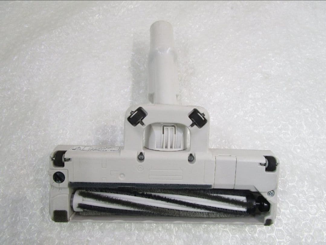 ほぼ未使用 24年製 Panasonic コードレスクリーナー 掃除機アイボリー