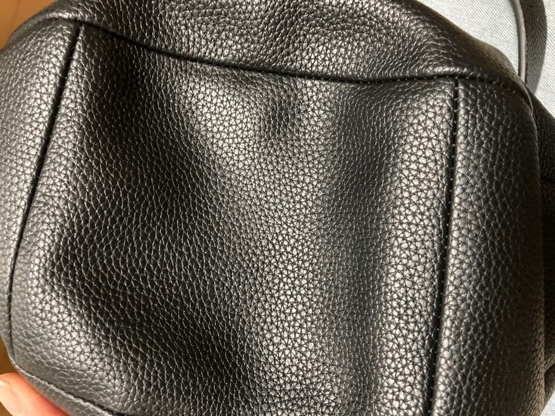 美品☆RIVE DROITE カーブボディバッグ レザー　ブラック　リヴドロワ