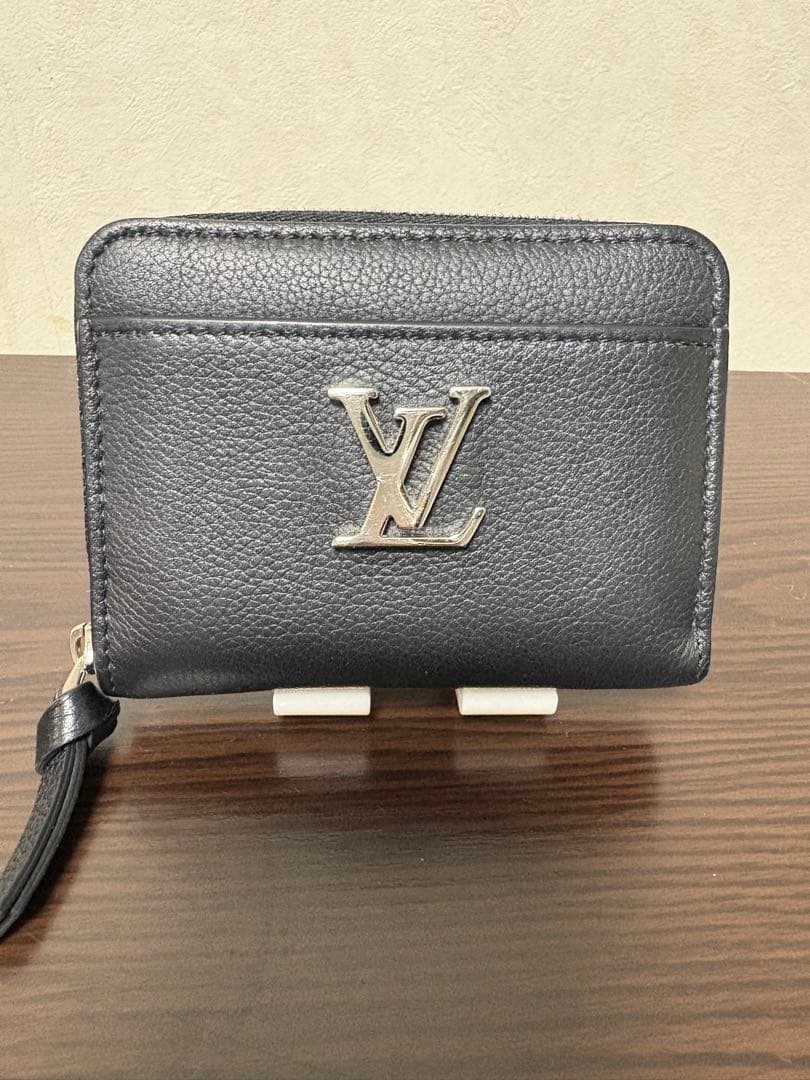LOUIS VUITTONロックミージッピーパースケース