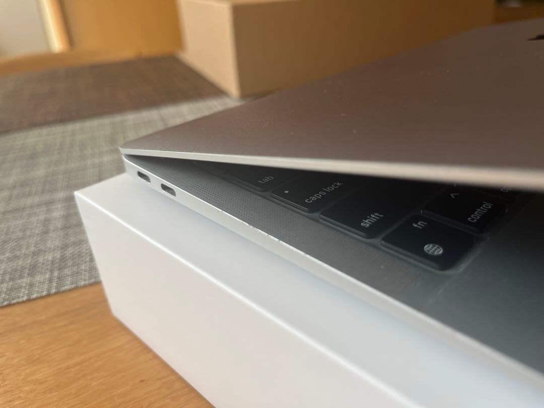 MacBook Air M1 13.3インチ 16GB/256GB シルバー