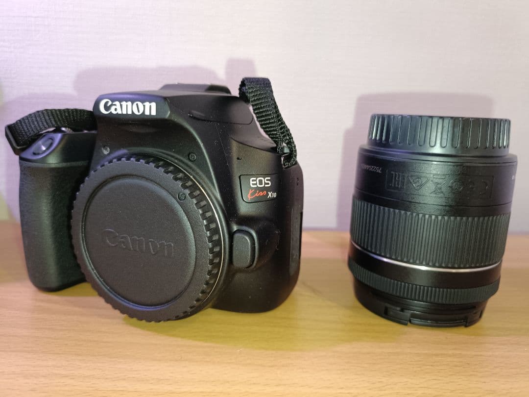 【未使用に近い】Canon EOS Kiss X10 SDカード、ポーチ付き