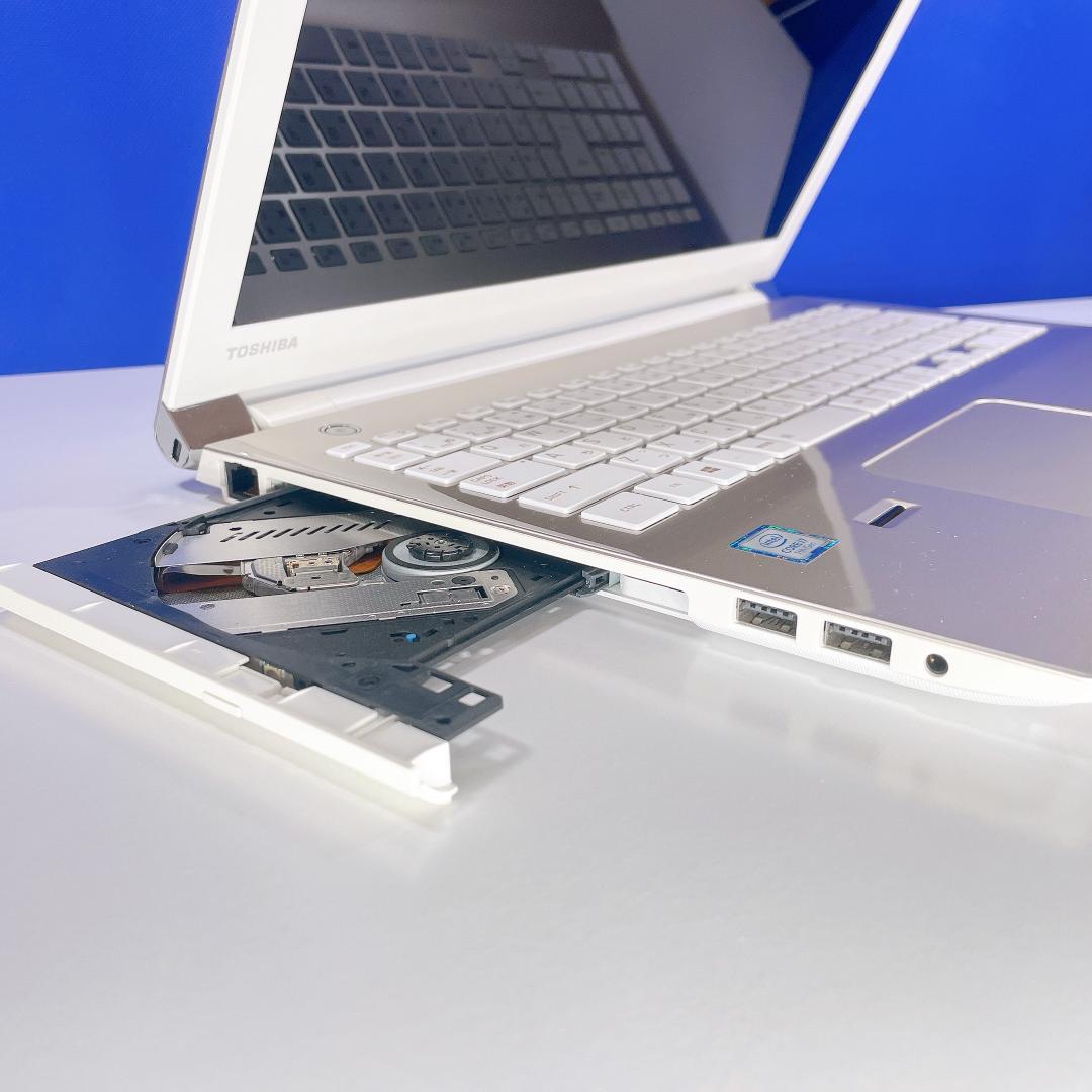 ブルーレイ見れる✨Corei7＆SSD✨バッテリー◎✨薄型ノートパソコンカメラ付