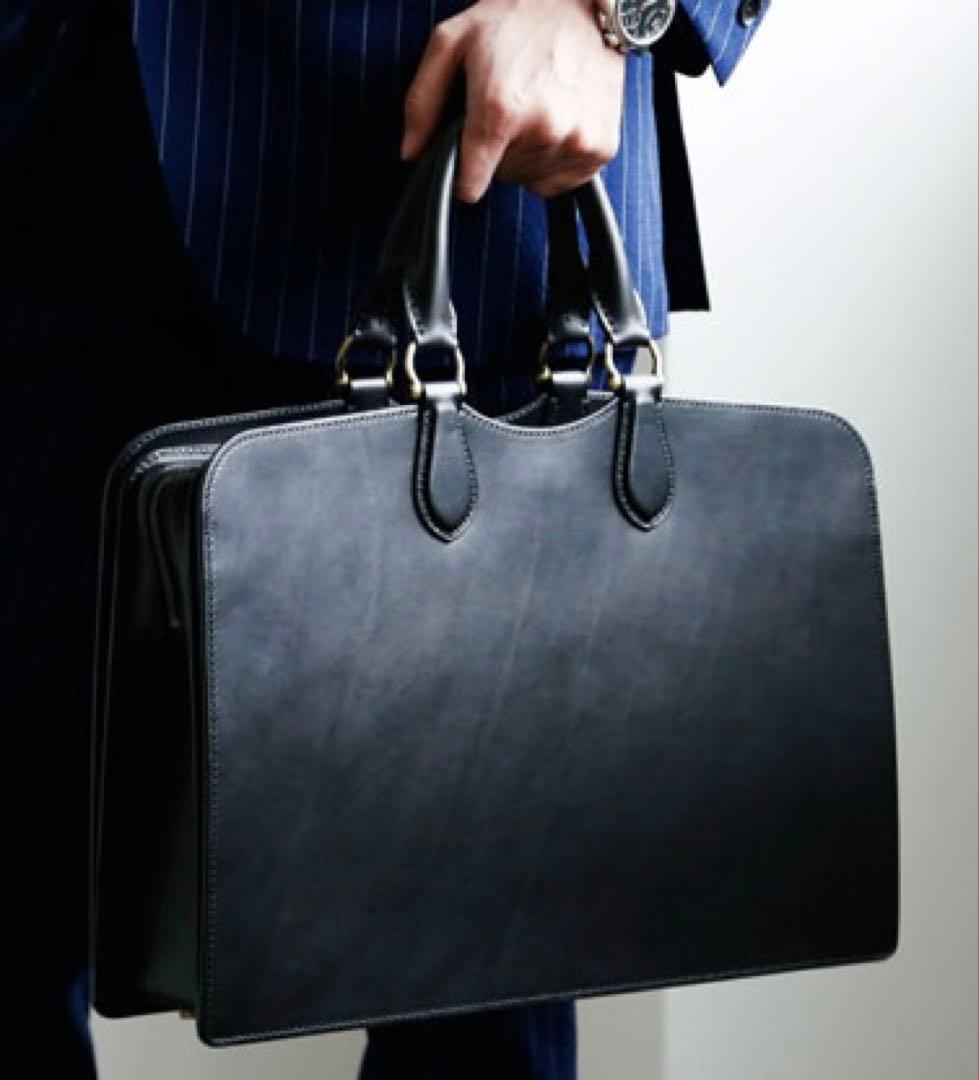 美品　土屋鞄　マグナス　ファスナーブリーフ　ブラック