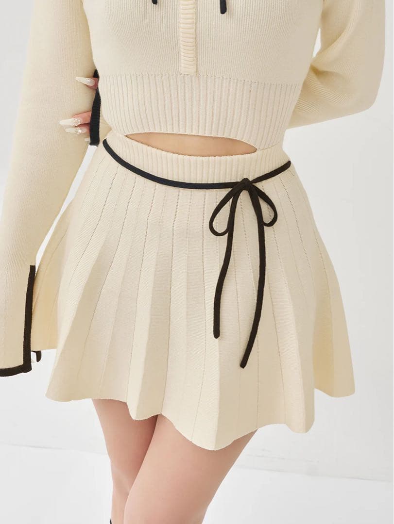 新品タグ付 ウエストオープンリボンデザインニットミニワンピース ダーリッチ F