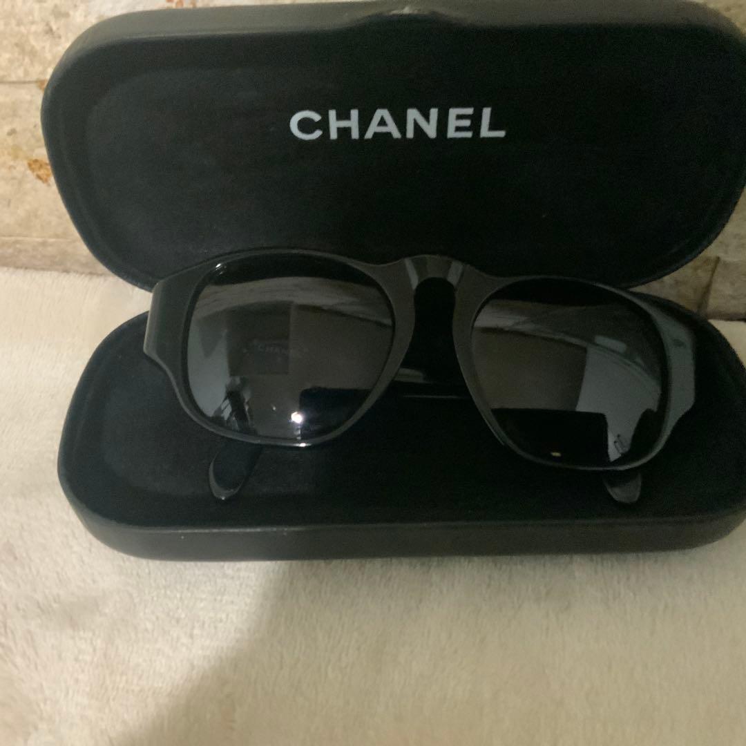 CHANEL ブラック サングラス 専用ケース付き