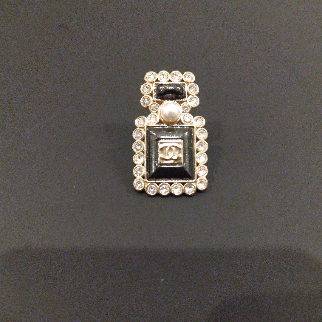 CHANEL　ピンブローチ　黒
