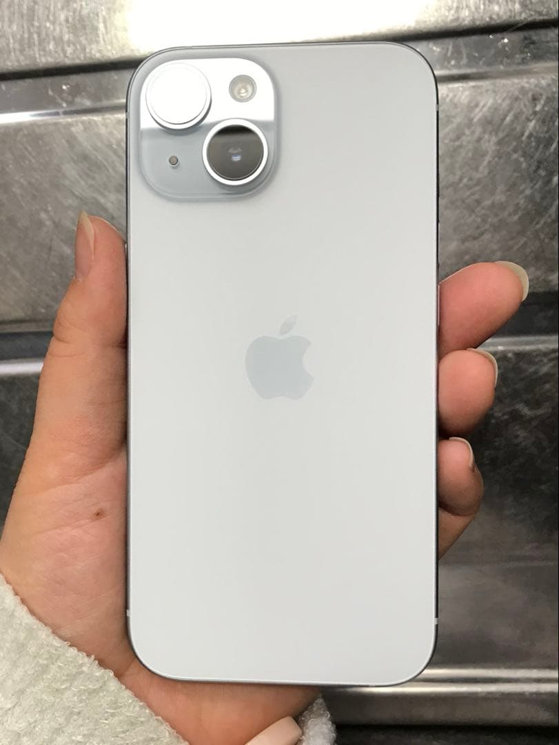 【美品】iPhone 15 ブルー SIMフリー版 128GB MTML3J/A
