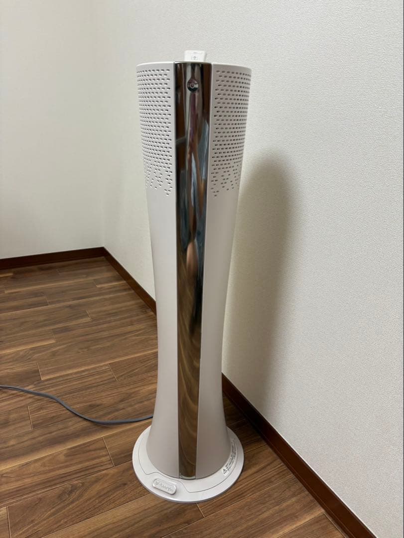 デロンギ　タワー型空気清浄機 ホワイト