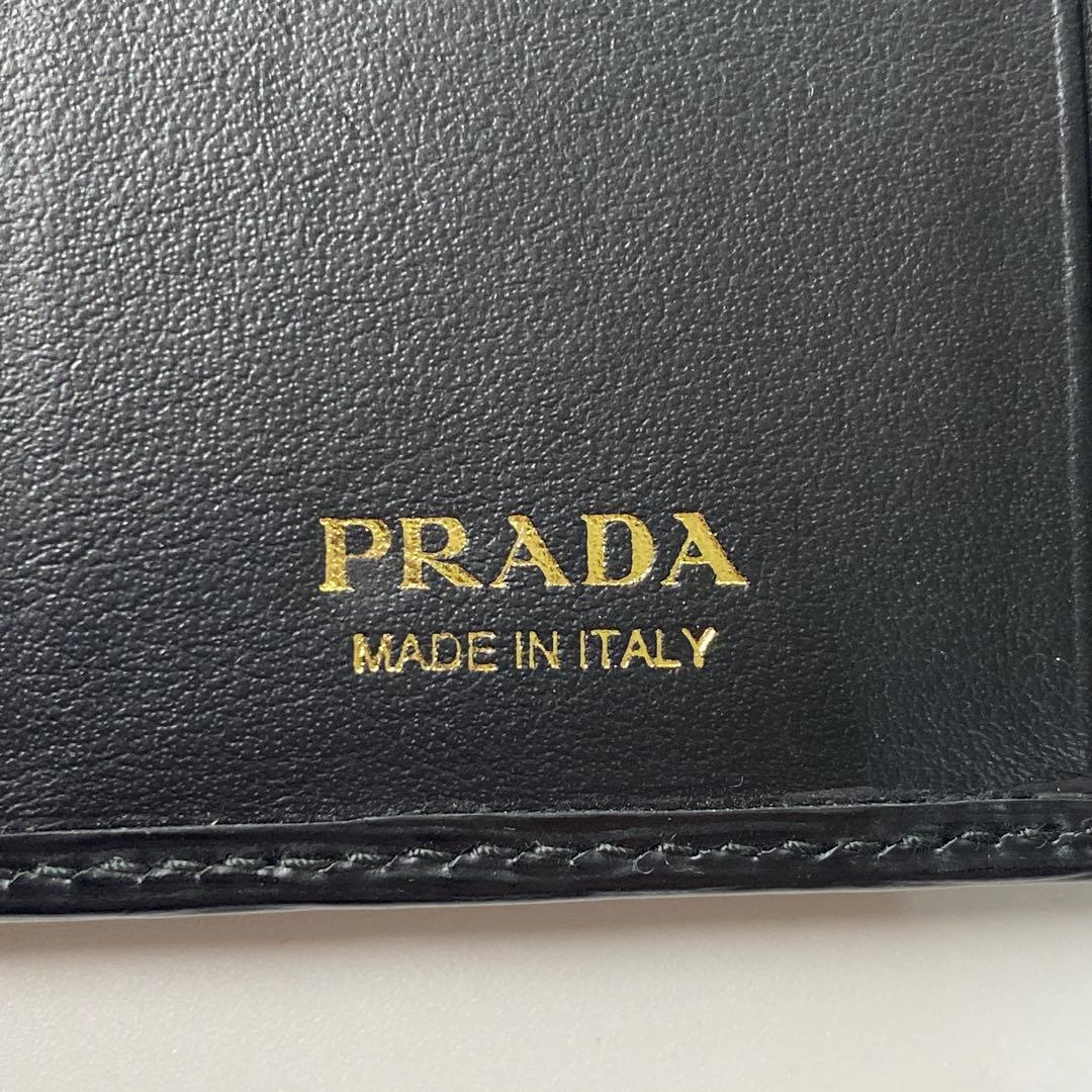 美品 プラダ PRADA 4連 キーケース 三角ロゴプレート ブラック
