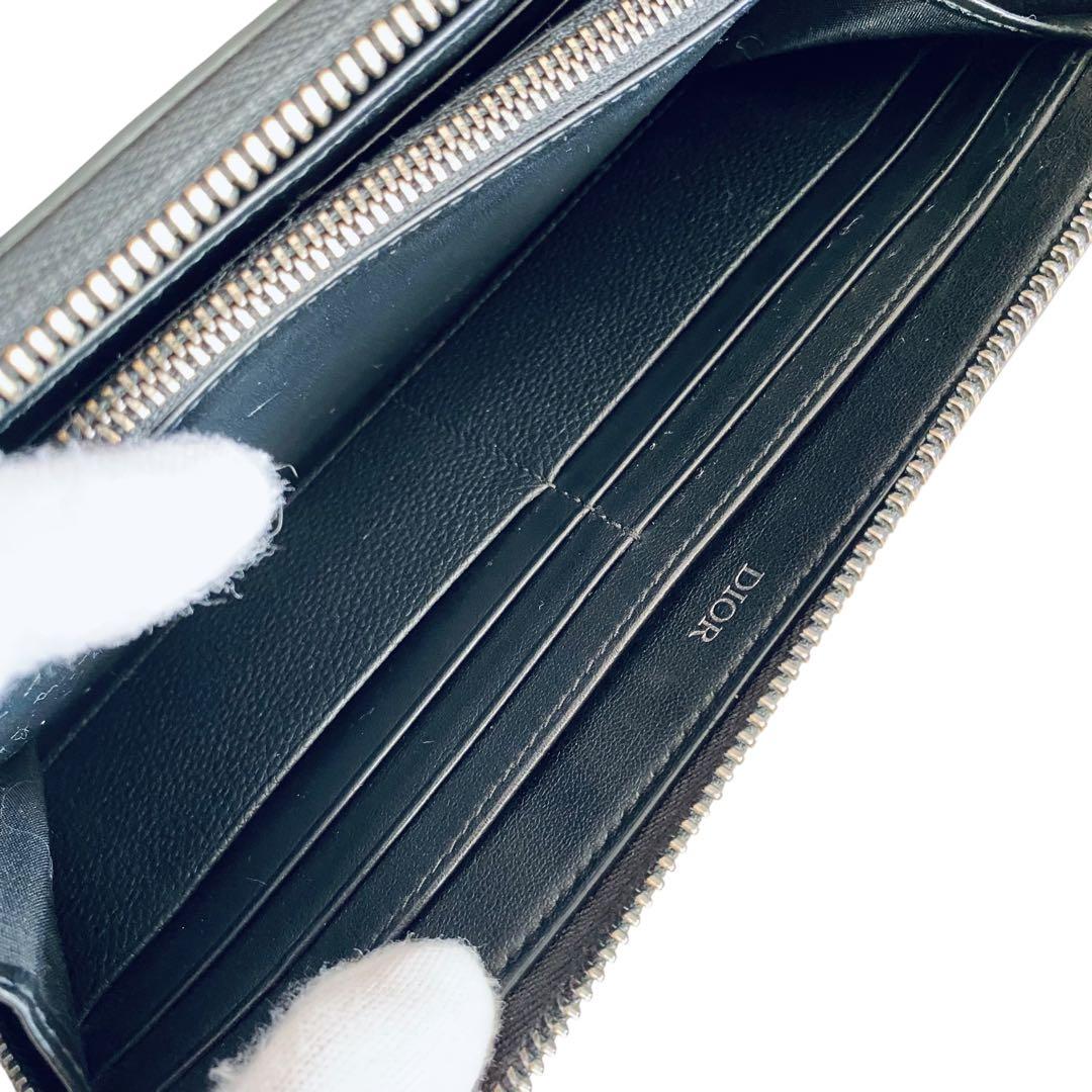 CHRISTIAN DIOR【美品】エンボス加工レザー ラウンドジップ 長財布