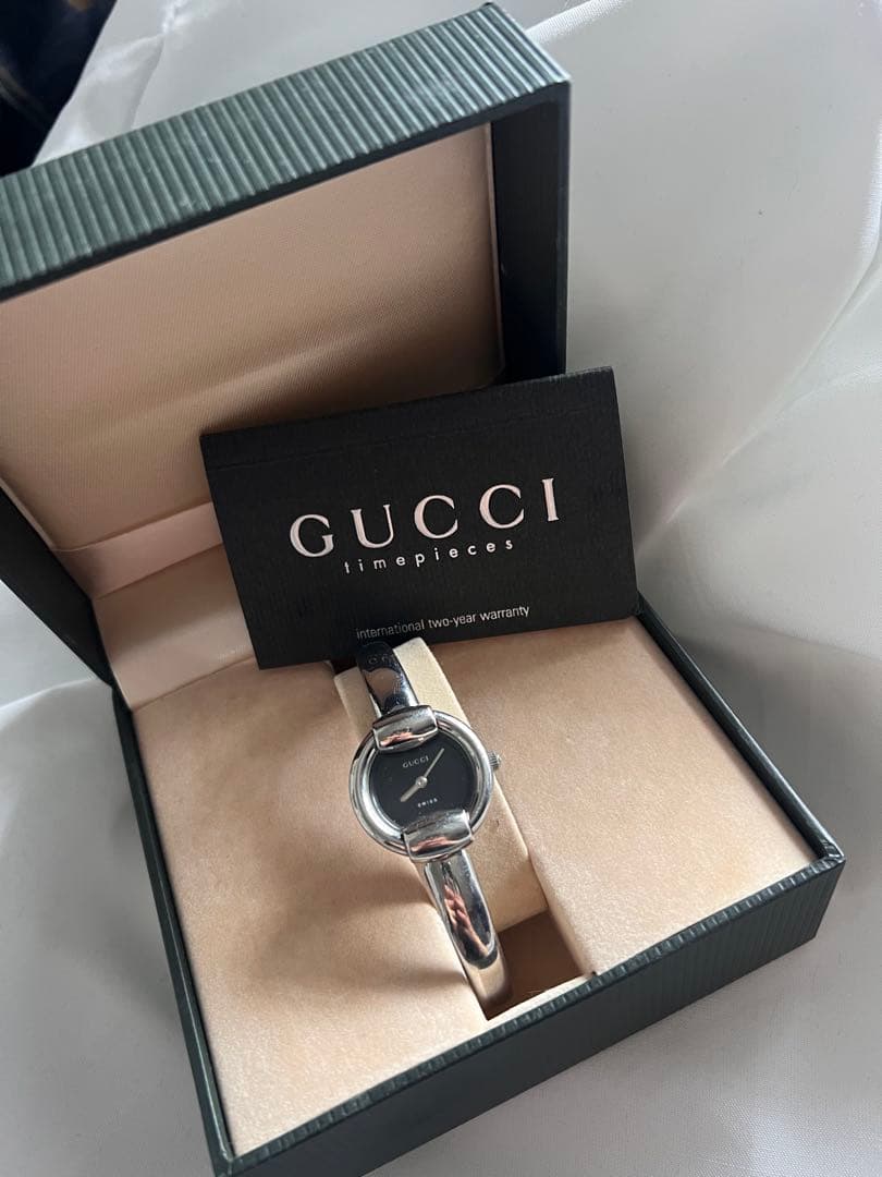 GUCCI グッチ 腕時計シルバー 時計 黒文字盤