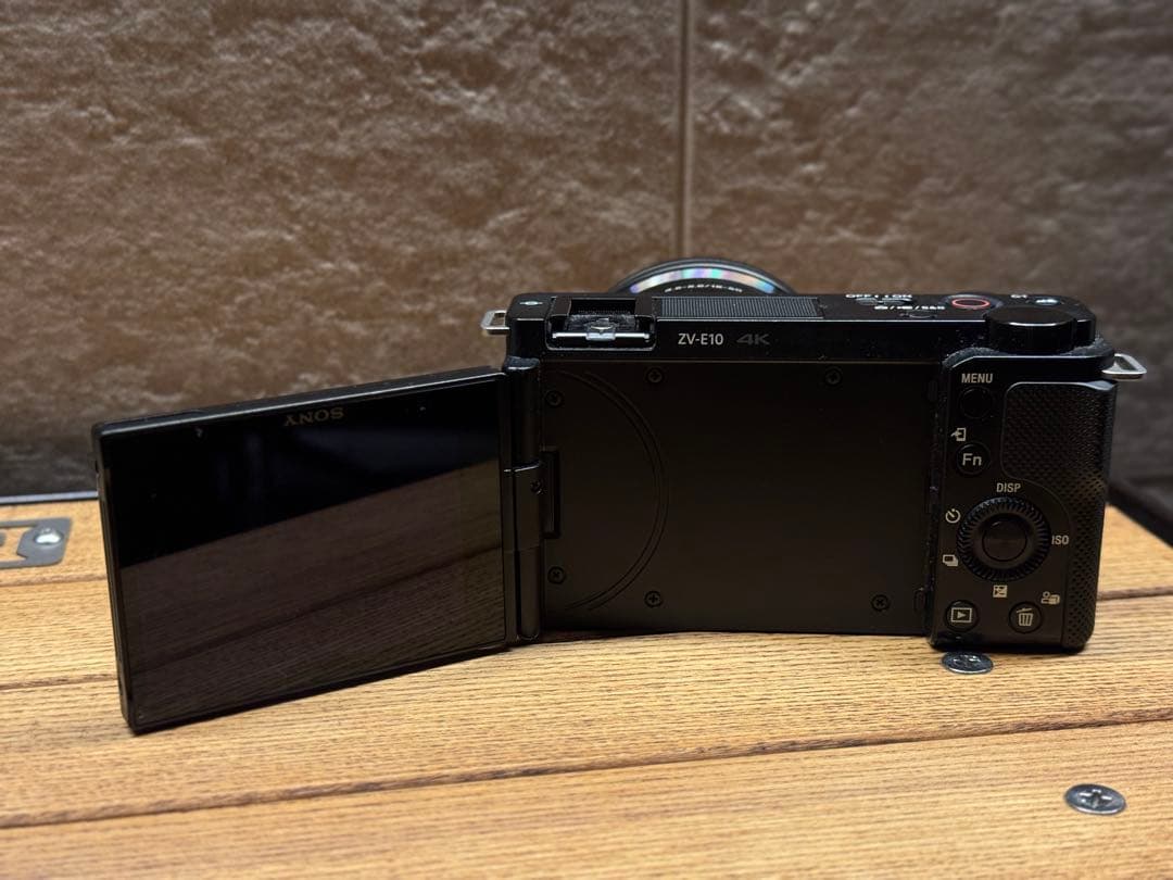 12万→9.5万→9万これ以上の値下げは、できかねます。SONY ZV-E10