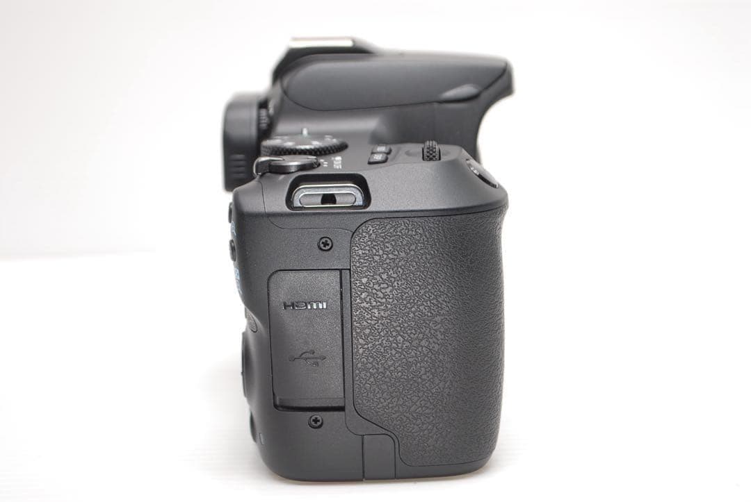 ❤️手ぶれ補正付き❤️Canon kiss X10 トリプルレンズセット 美品