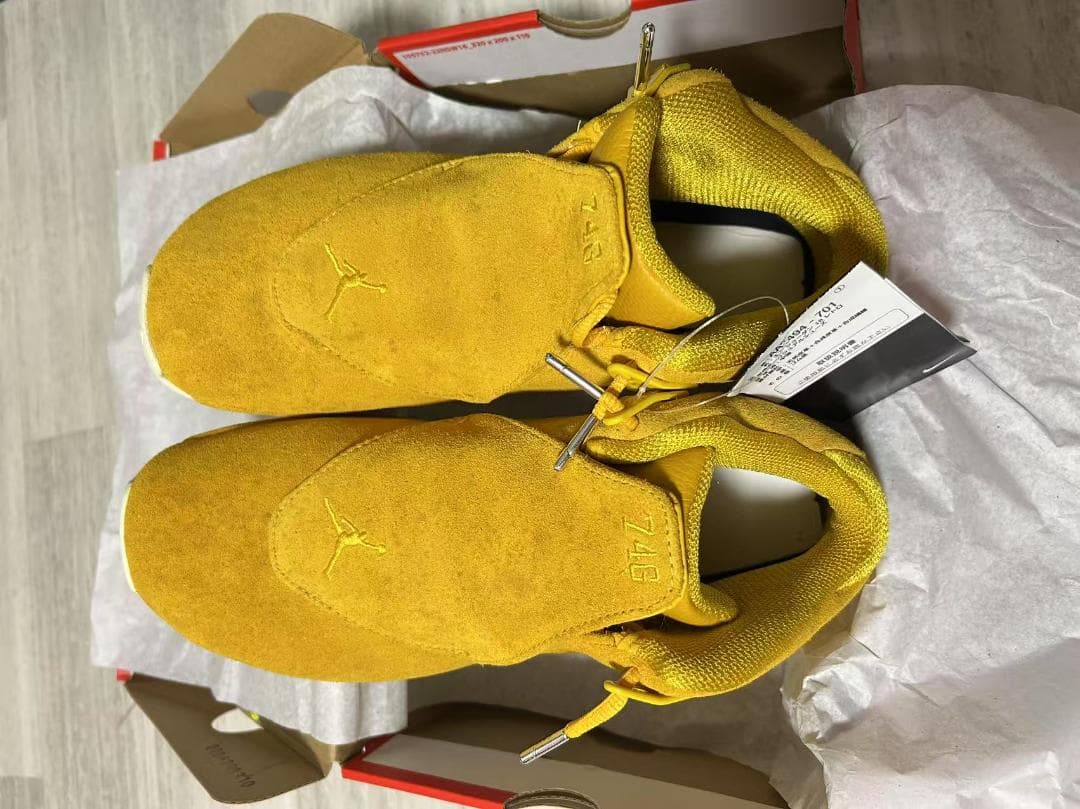 ナイキ エアジョーダン 18 レトロ イエローオークル AA2494-701