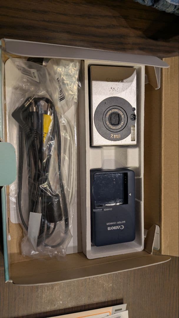 Canon IXY DIGITAL10 PC1228 デジカメ　カメラ