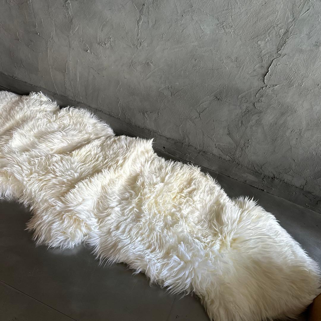 お値下げ❣️コストコ人気新品ムートンラグ　シープスキン100% ソファなどに！