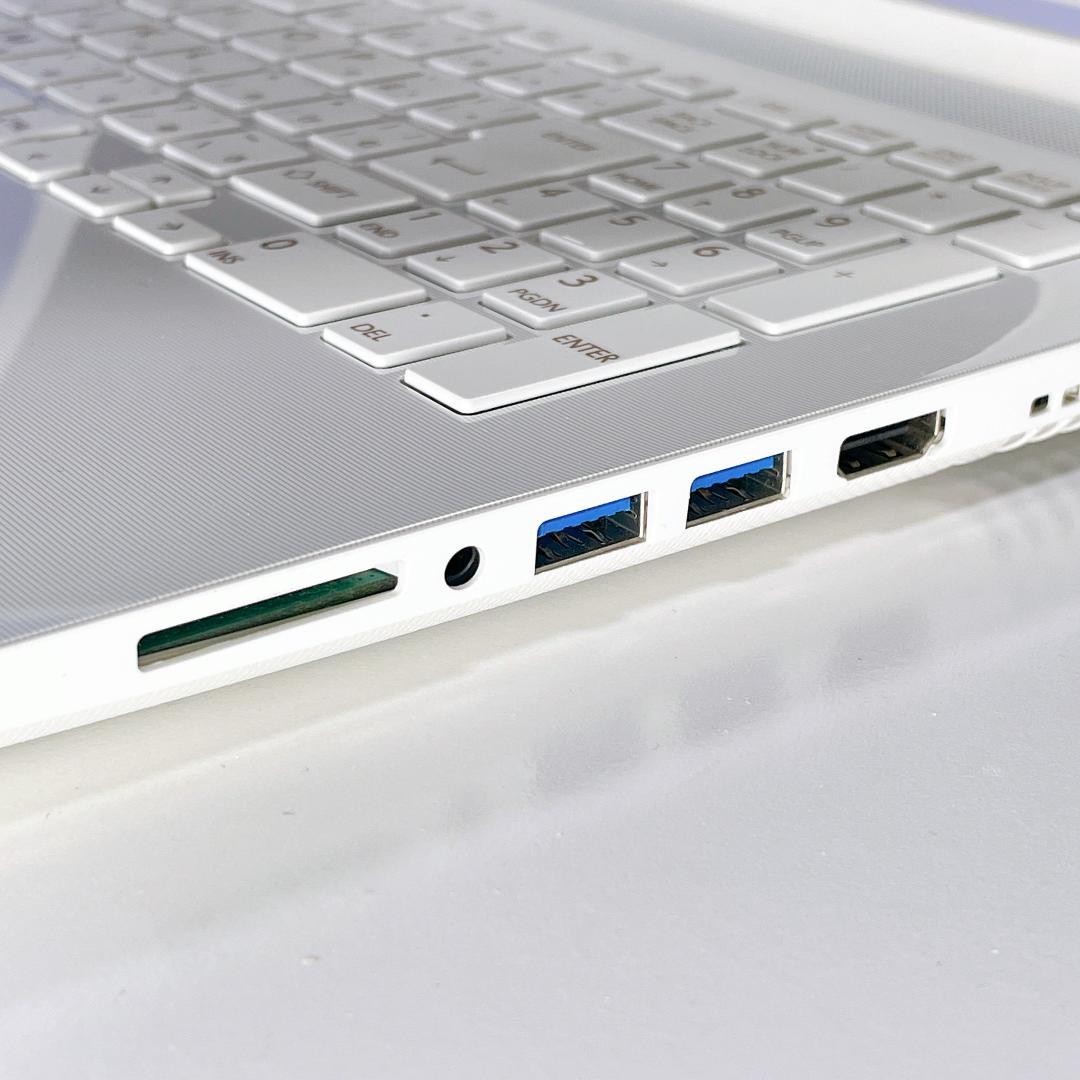 美品✨Windows11✨高速SSD512GB✨東芝白カメラ付ノートパソコン薄型