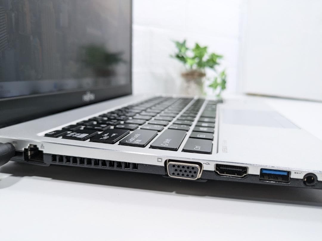 Windows11ノートパソコン✨オフィス付き✨富士通　爆速SSD　Wi-Fi