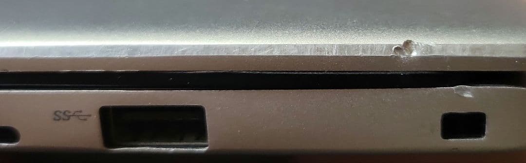 DELL inspiron 7380 i5-8265U HDMIで使用して下さい