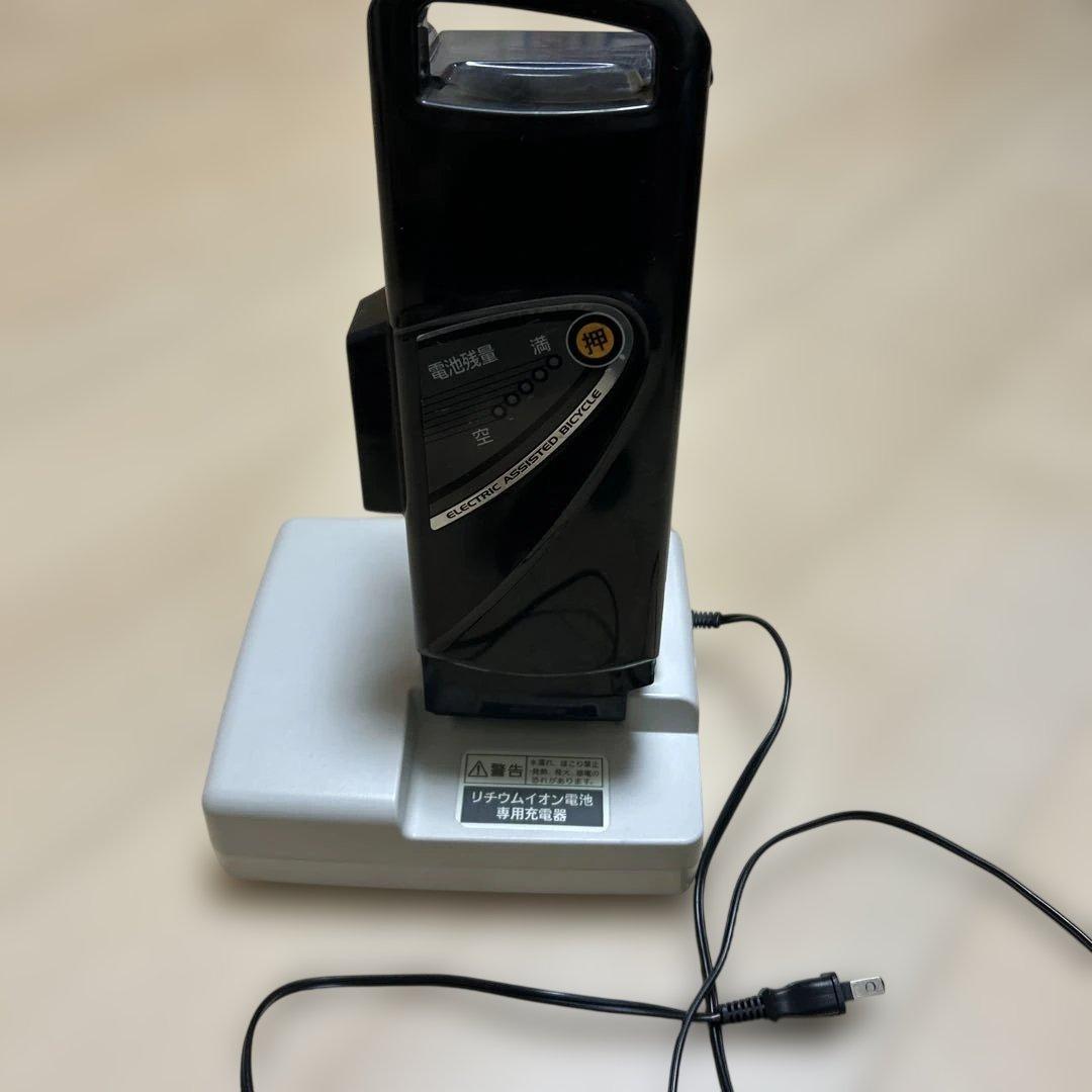 電動自転車用バッテリー 8.9Ah、充電器セット