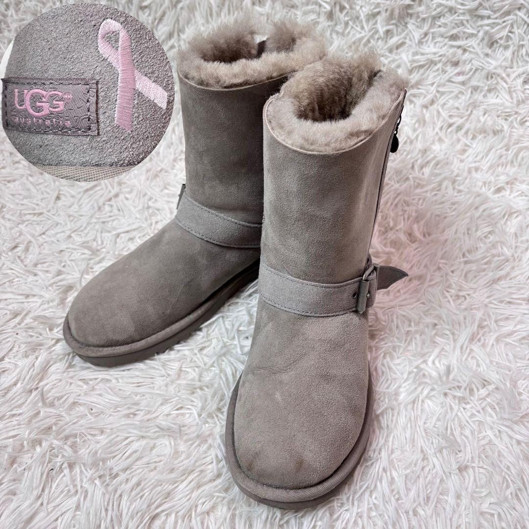 アメリカ限定品✨️UGG ムートンブーツ ピンクリボン ブレイズ 刺繍 チャーム