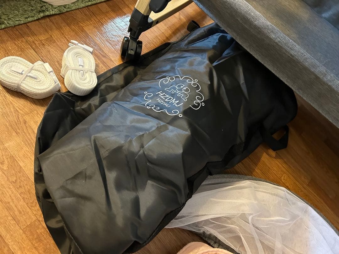 HZDMJベビーベッド添い寝折りたたみ ハイローベッドグレー　シーツ付き