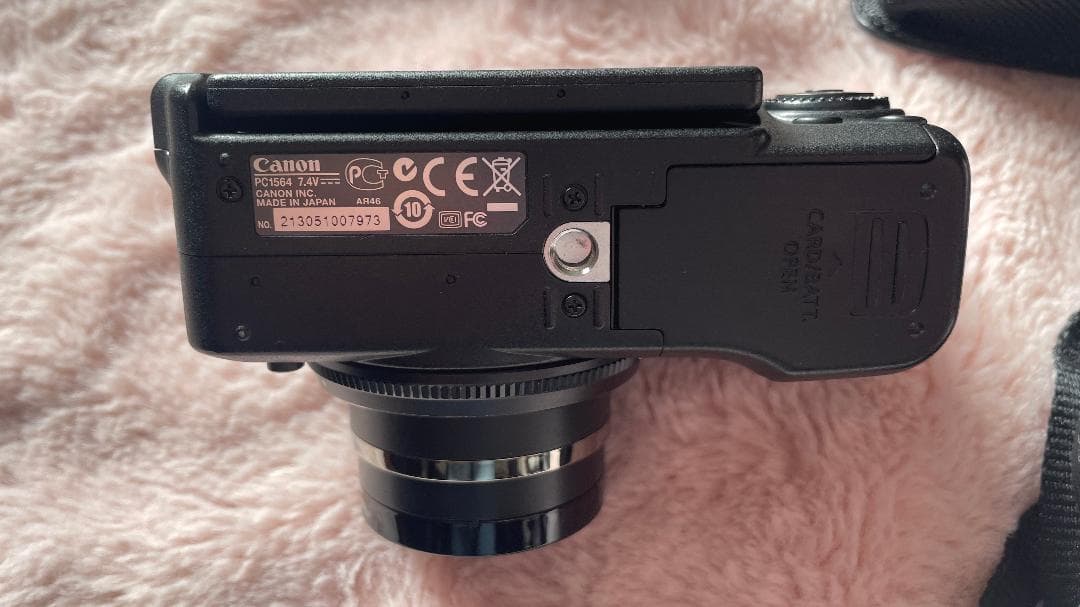 Canon G12 コンパクトデジタルカメラ 本体と付属品
