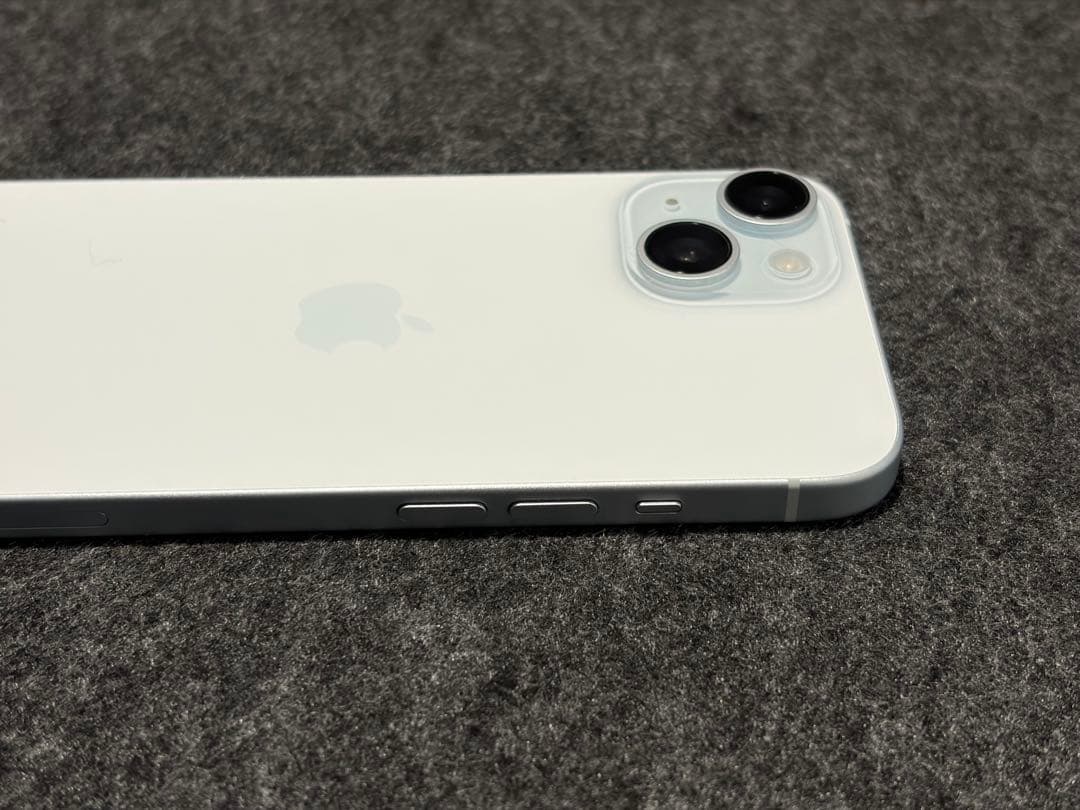 Apple iPhone 15 ブルー 256GB（中古） 美品だけど小傷あり