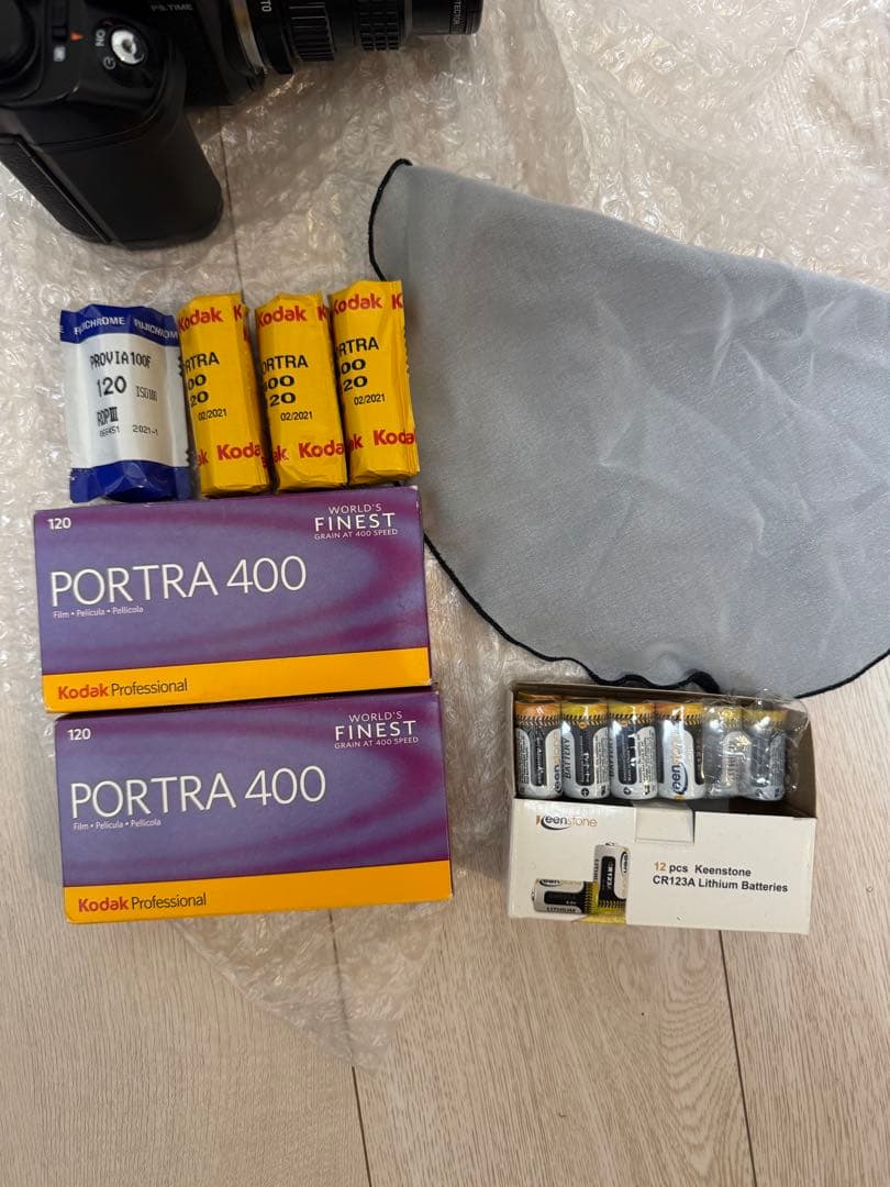 PENTAX67Ⅱ 中判フィルムカメラ 木製グリップ、レンズ２本付き