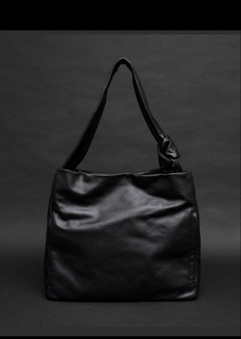 MAISON SPECIAL レザーショルダーバッグ