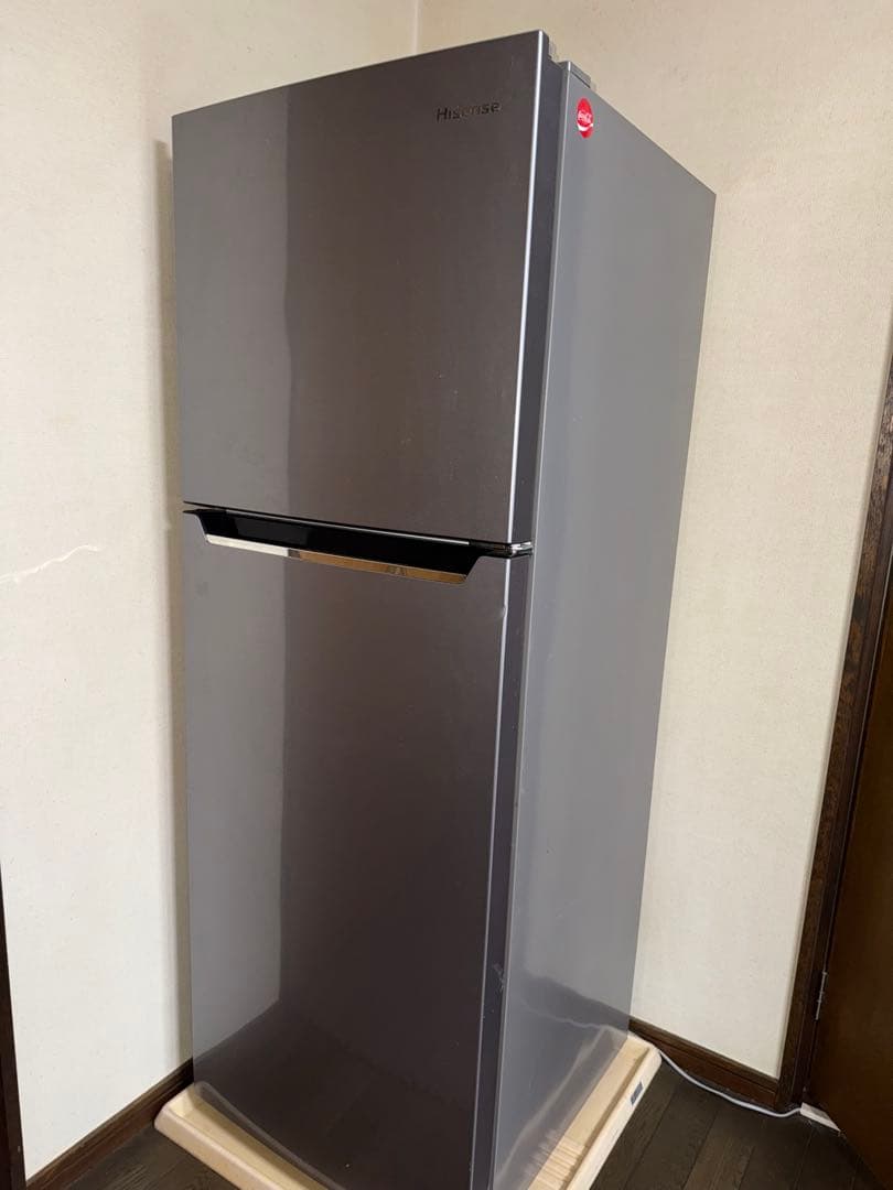 Hisense 冷蔵庫 グレー 上開き　値下げ可能‼️