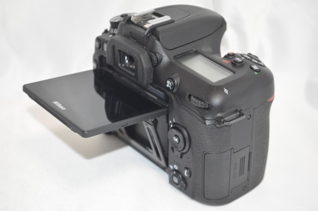 滅多にないシャッター数999回以下 Nikon D7500☆Wi-Fi搭載