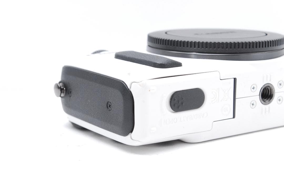 高性能ミラーレス　Canon EOS M　スマホ転送　小型軽量　持ち運びに最適