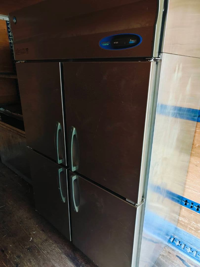 シルバー 4ドア冷凍庫 メタルラック付き